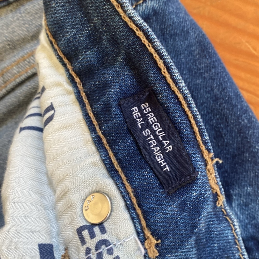 Gap 25‎ - Picture 3 of 6